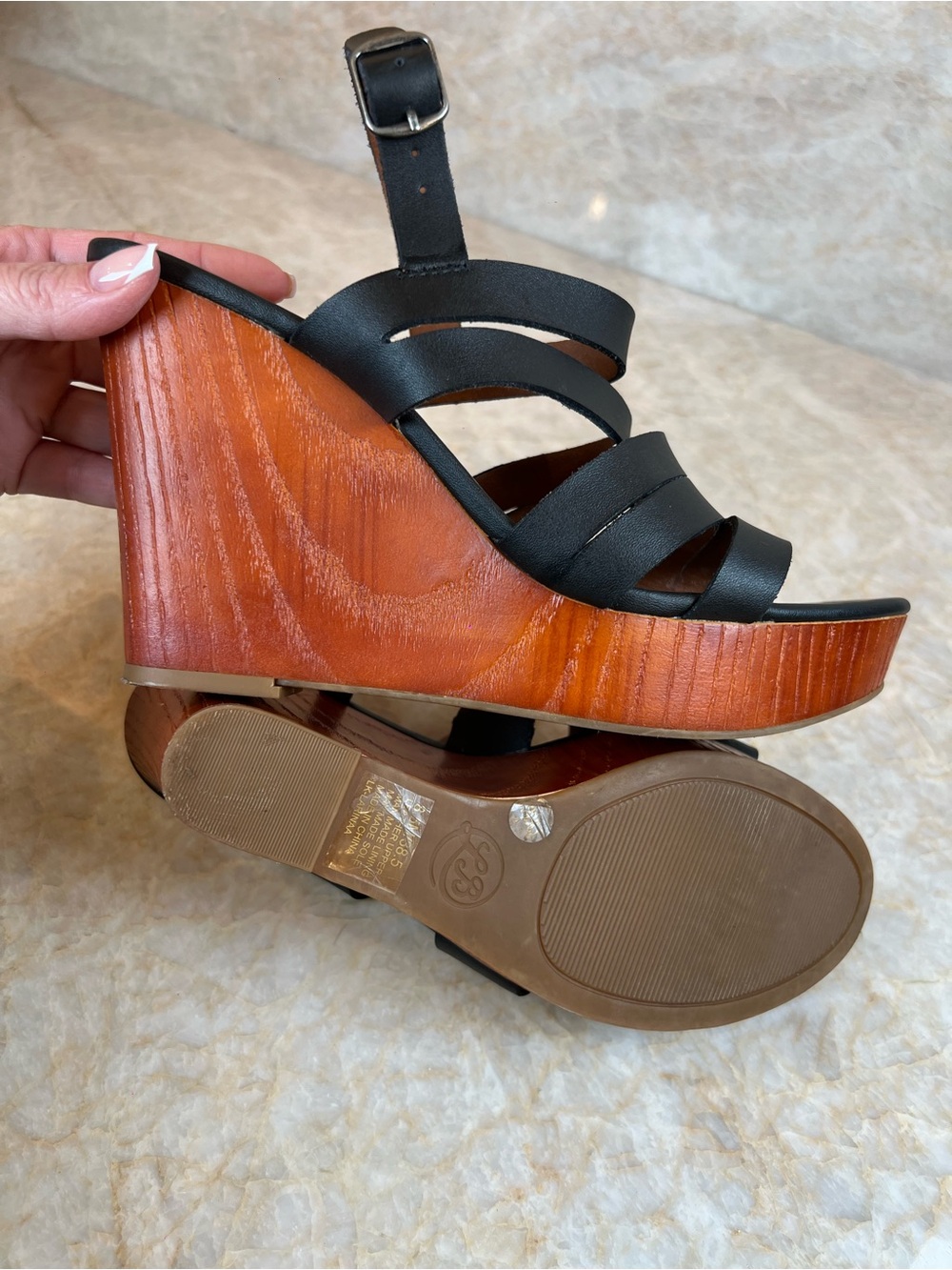 Lucky Brand Black Strappy Wood-Platform Wedge Sandals. Leather upper - Picture 4 of 8